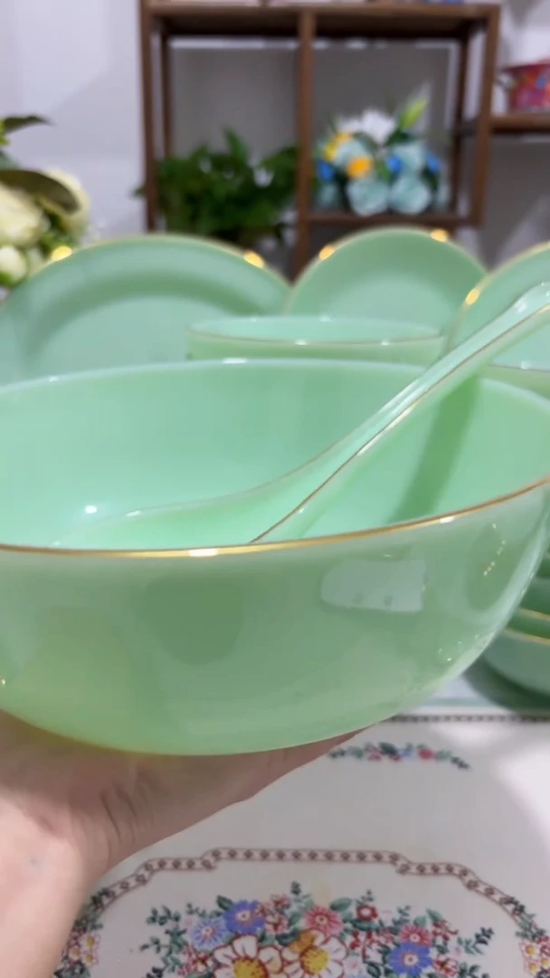 8.5英寸汤碗1个+大勺1个玉瓷