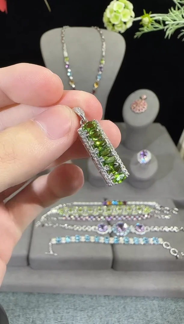 吊坠透辉石银S925镶嵌设计款