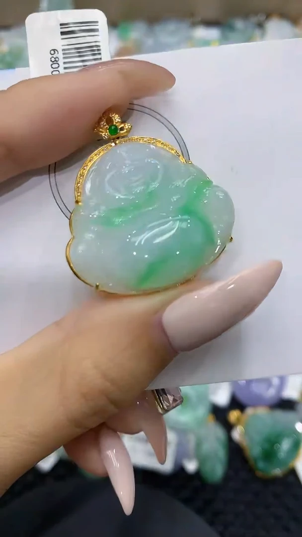 颈饰18K金镶嵌翡翠111111111111