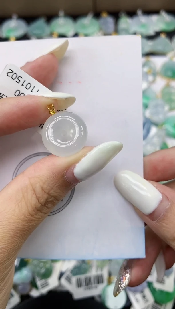 颈饰18K金镶嵌翡翠11111111111