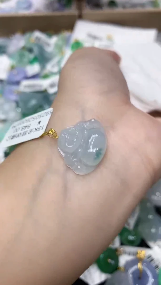 翡翠18K金镶嵌颈饰111111111
