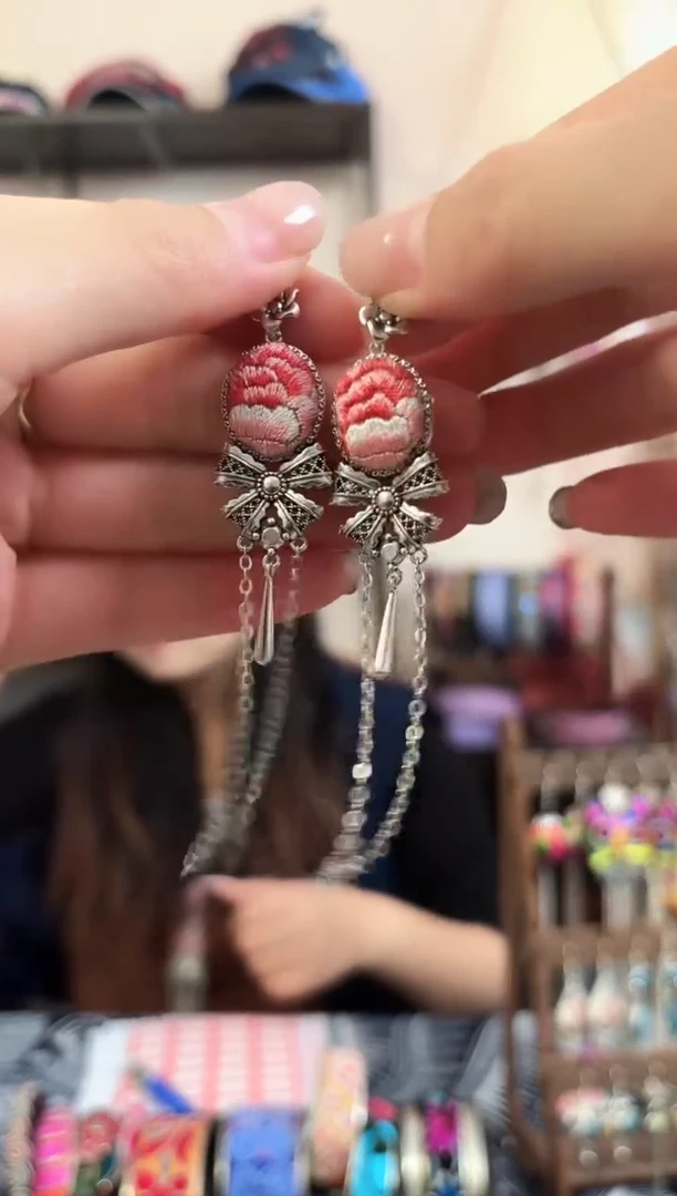 织绣民族风非遗老绣饰品061