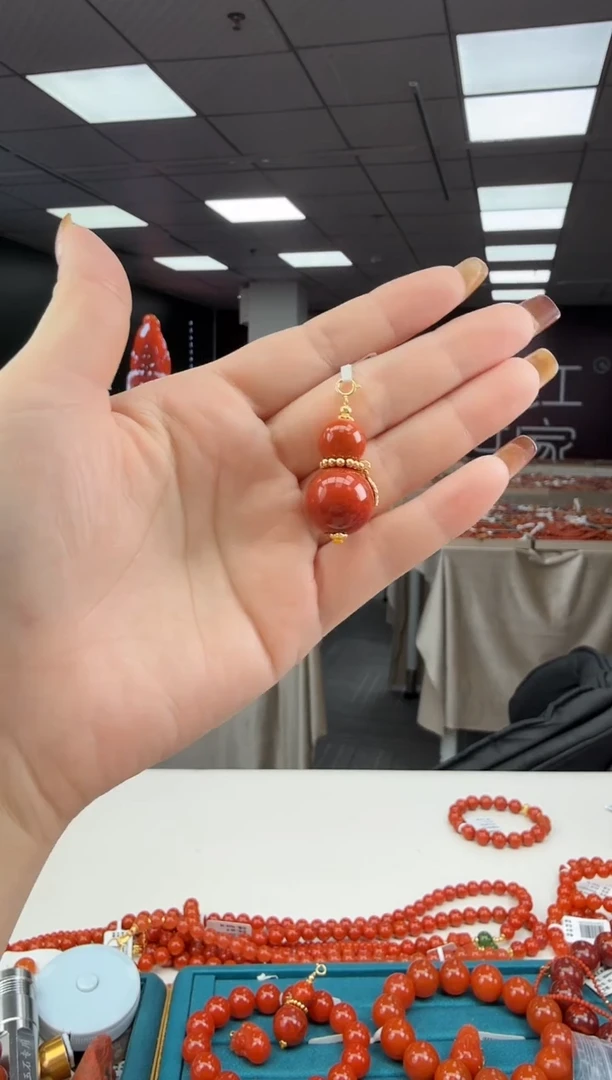 银S925镶嵌吊坠南红玛瑙多样发其一/HS9820010199