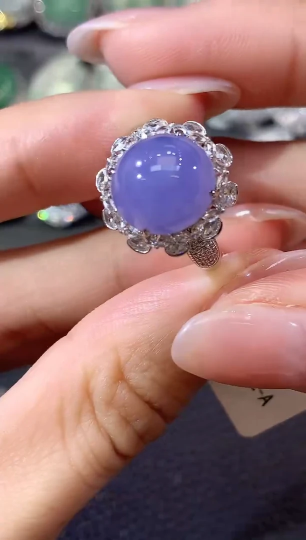 18K金镶嵌戒指翡翠A69紫货有一定色差