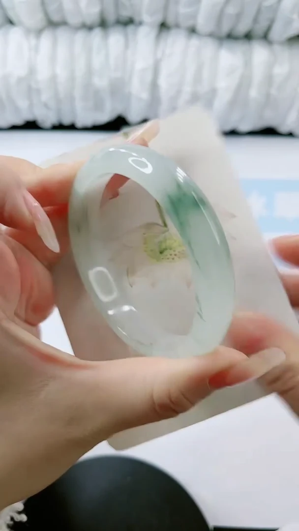 【闪购商品】石英质玉手镯未镶嵌多样性发货S23