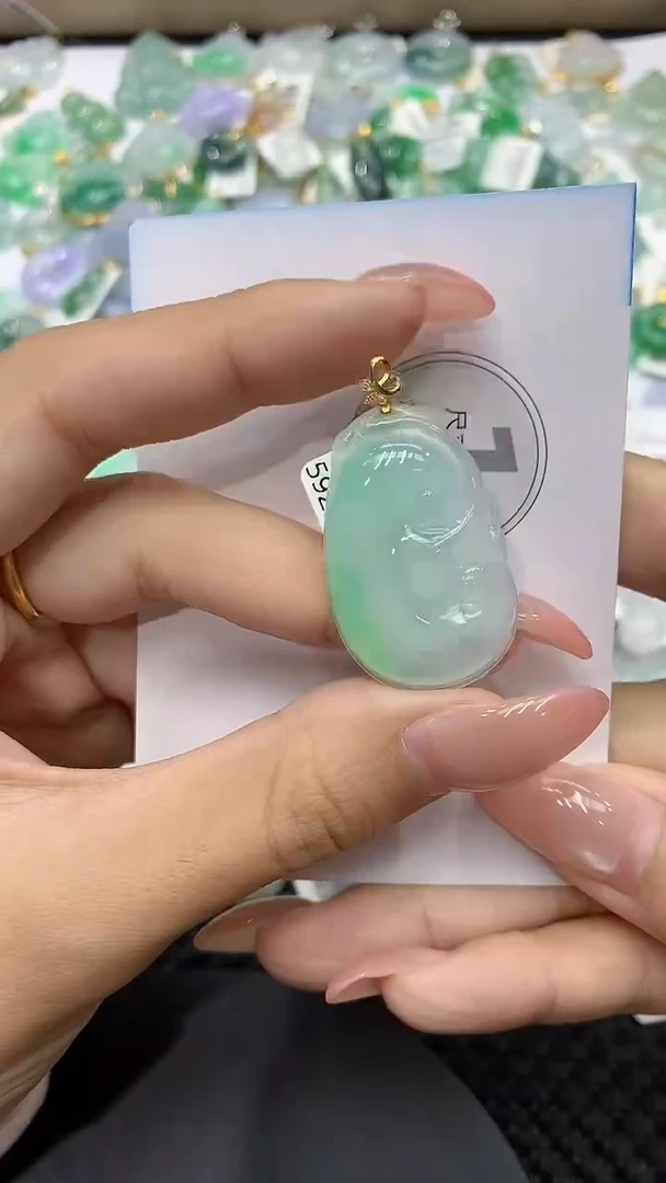 颈饰18K金镶嵌翡翠11111111