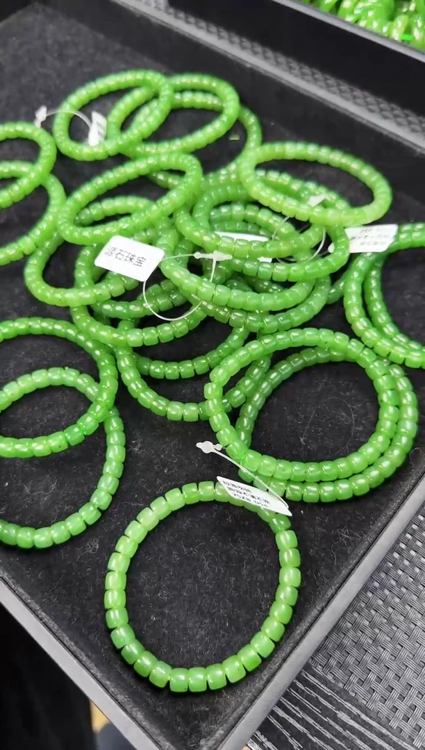 手串未镶嵌和田玉卡6*7左右多样性发一