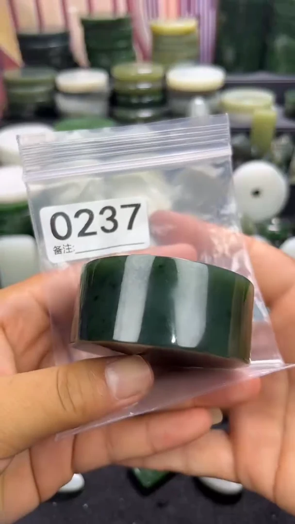 和田玉未镶嵌珠宝半成品镯芯