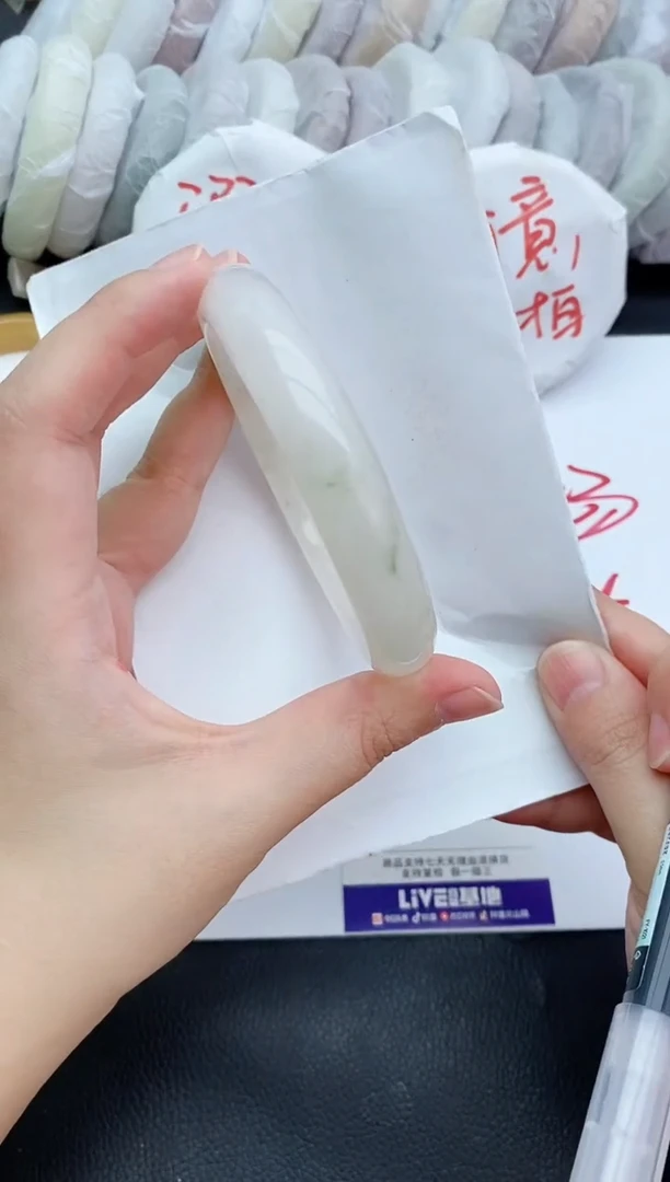 未镶嵌手镯石英质玉瑕疵126+64/65