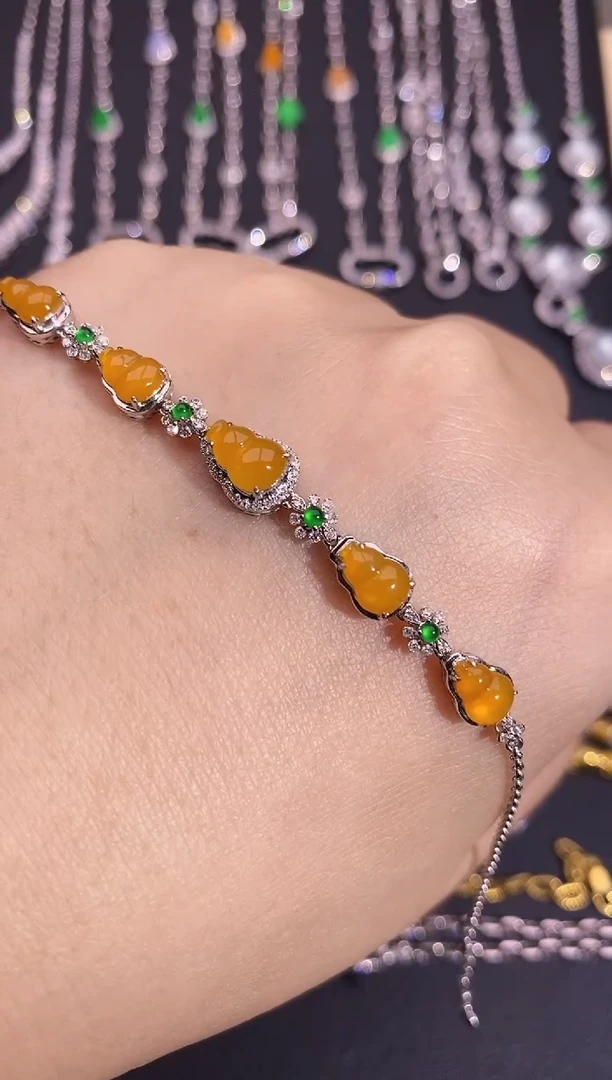 18K金镶嵌手链翡翠手链