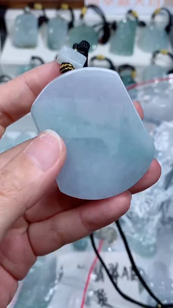 颈饰未镶嵌翡翠吊坠
