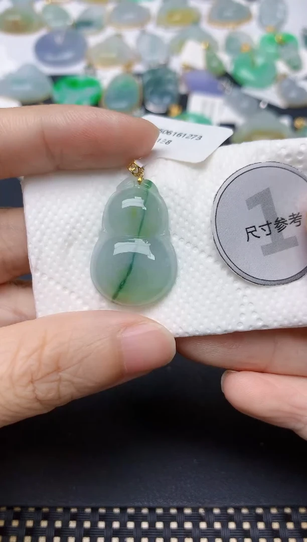 翡翠18K金镶嵌颈饰天然缅甸A货翡翠