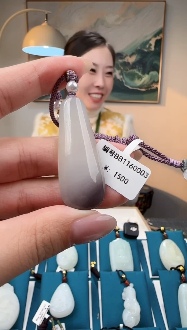 颈饰未镶嵌和田玉悠**风吊坠  BB