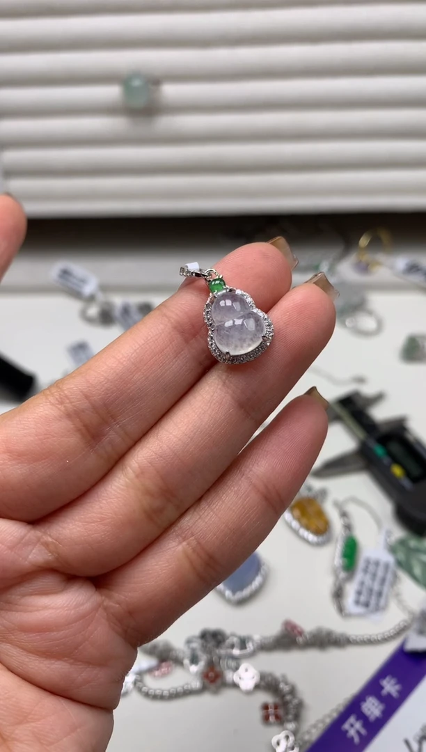 银S925镶嵌戒指翡翠芋***?吊坠