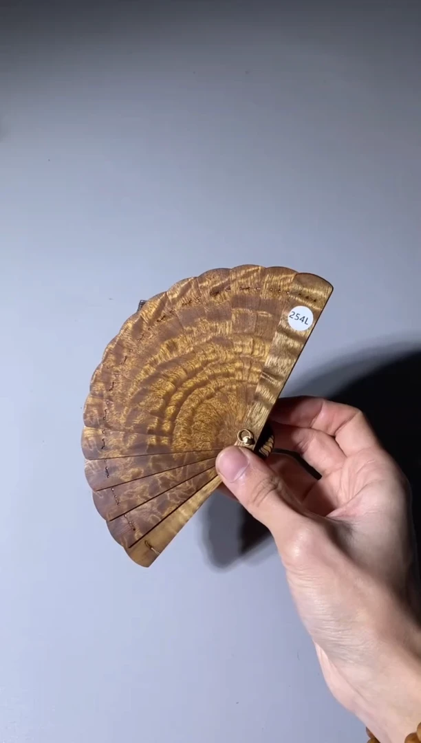 【闪购商品】金丝楠木雕254号10cm金丝楠木小叶桢楠掌中扇