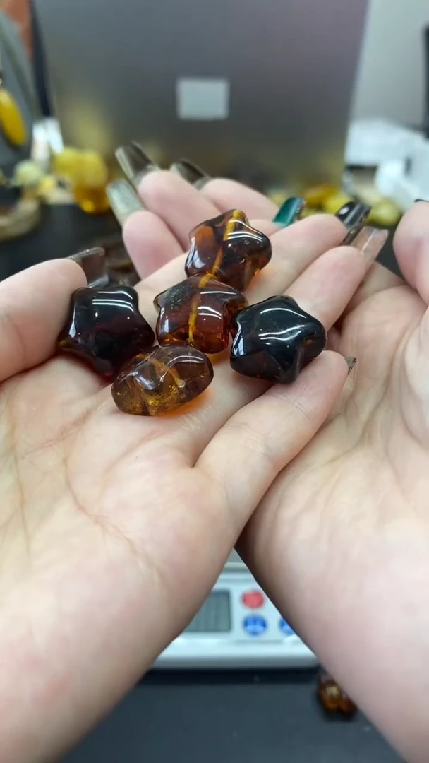 未镶嵌琥珀裸石1293多样性发其一默认有瑕