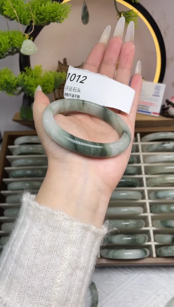 未镶嵌手镯石英质玉1012