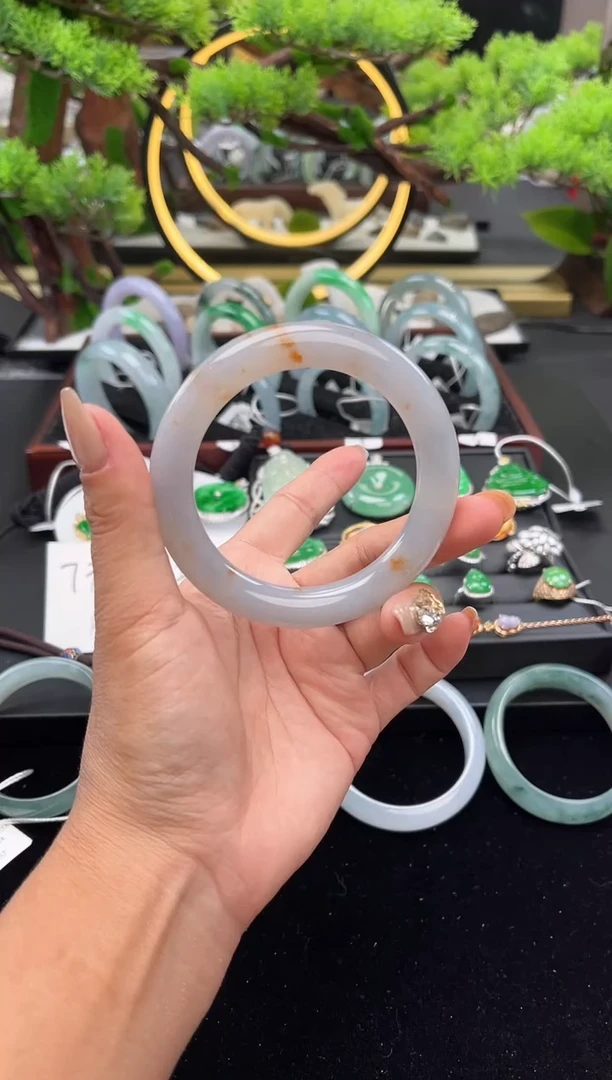 未镶嵌手镯翡翠手镯