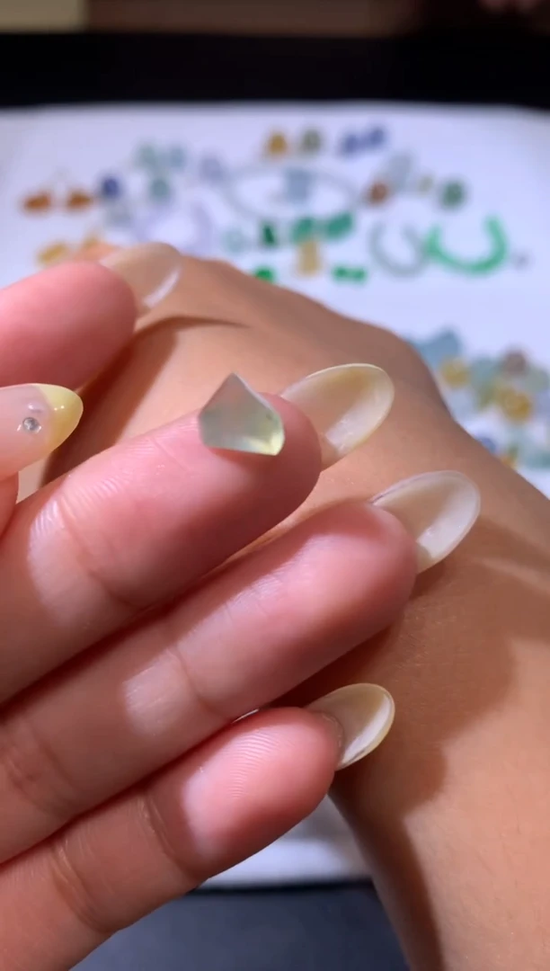 未镶嵌定制翡翠6.2*5.6*5.4随型380+38