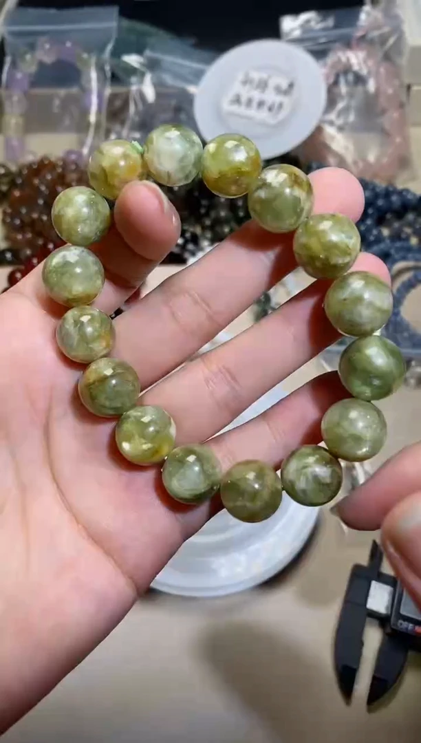 水晶手串未镶嵌绿祖母