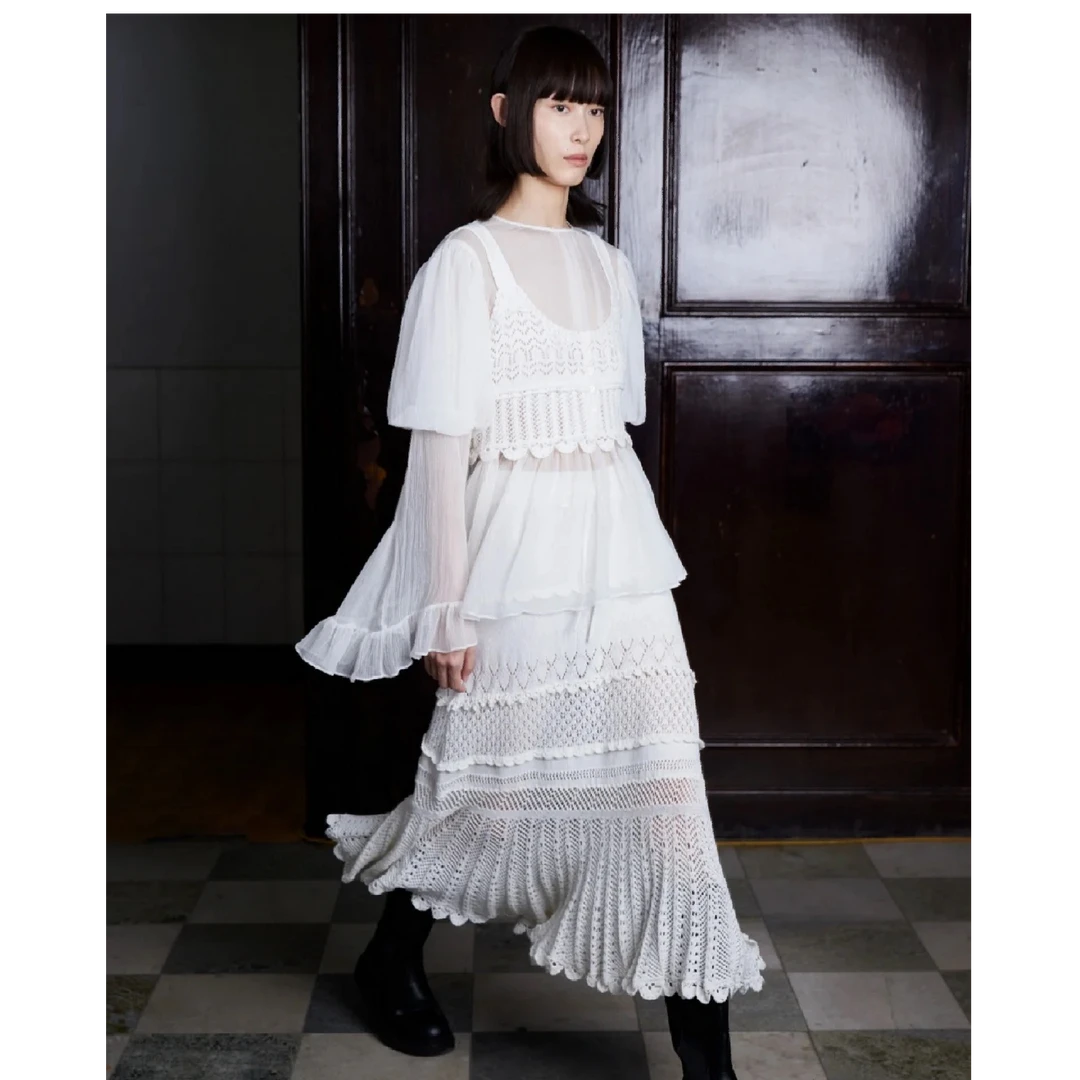 以类设计师品牌 TOMMY ZHONG  白色宫廷风泡泡袖上衣 28365