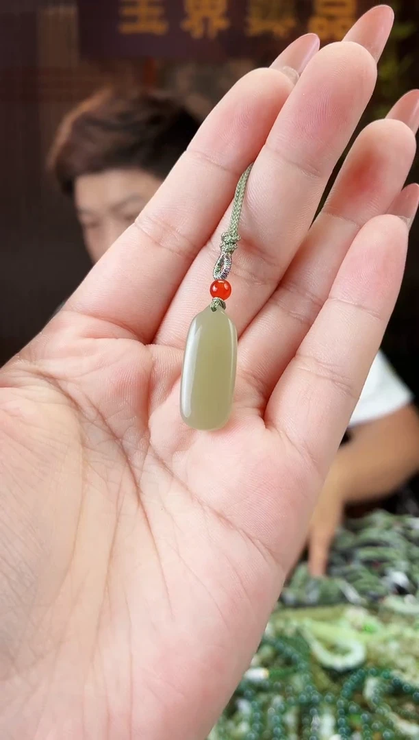 和田玉未镶嵌颈饰拍一发一