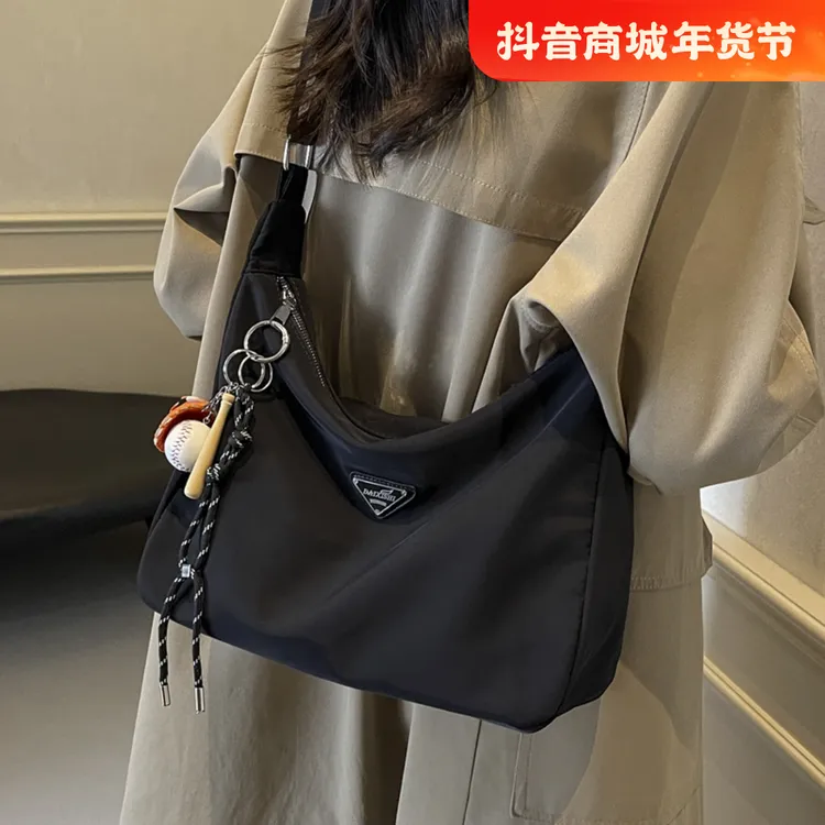 韩系休闲大容量尼龙布包包女秋冬时尚简约通勤托特百搭单肩斜挎包