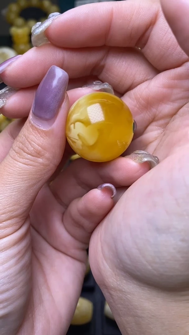【闪购商品】琥珀裸石未镶嵌葵. 57