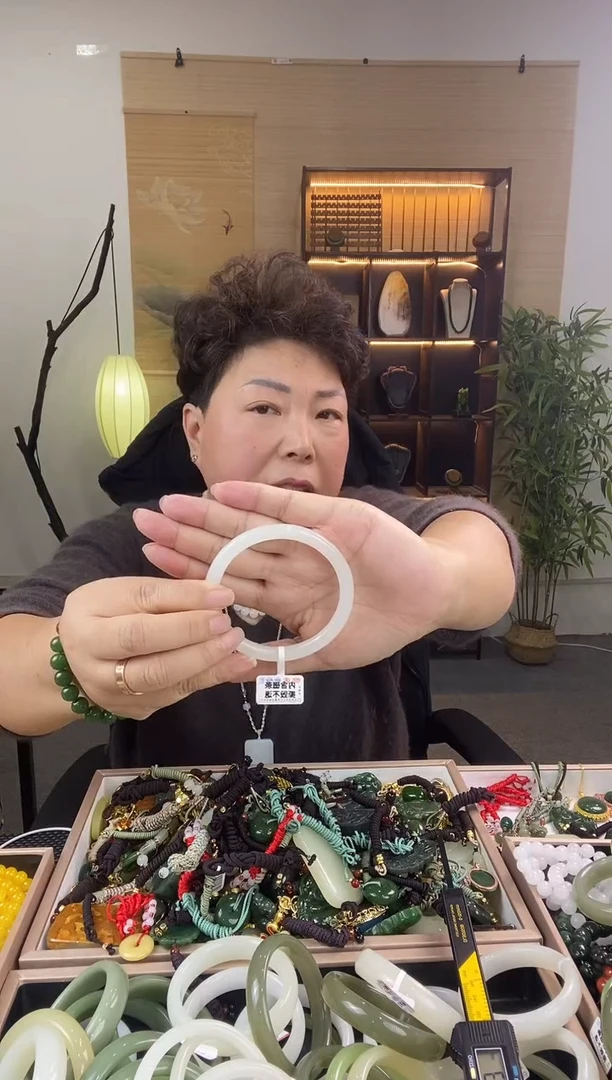 颈饰未镶嵌和田玉多样性拍一发一  圈口56  0115