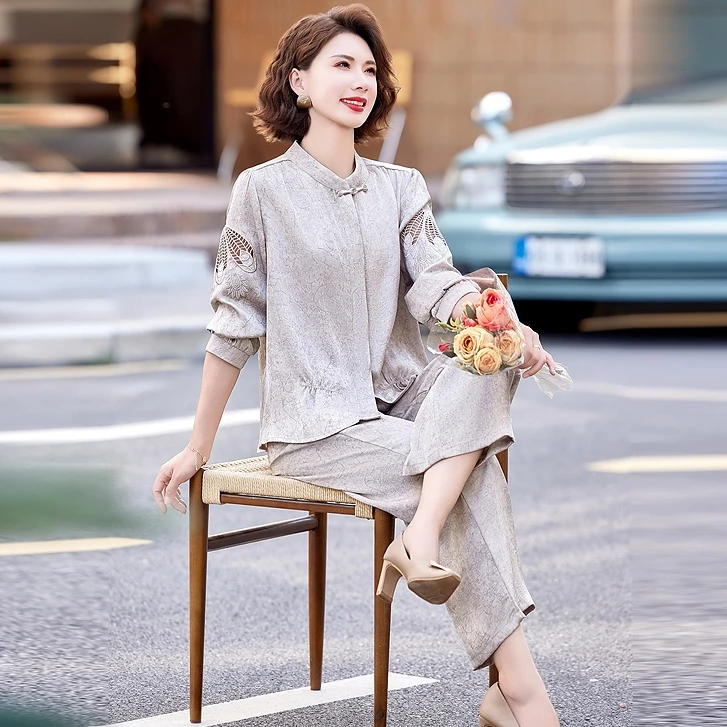 妈妈春装套装中老年女春夏季上衣贵夫人开春新中式衬衫穿搭一整套