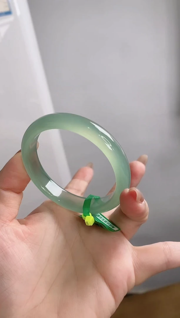 玛瑙/玉髓手镯未镶嵌53-54圈