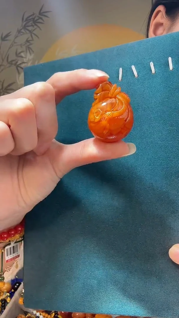 【闪购商品】琥珀裸石未镶嵌A0581天然蜜蜡绑素绳