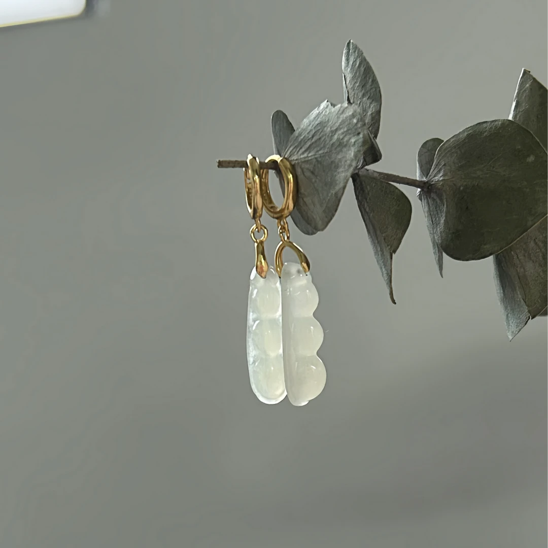 熙【白玉福豆】约6*7mm和田玉豆子耳钉 925银