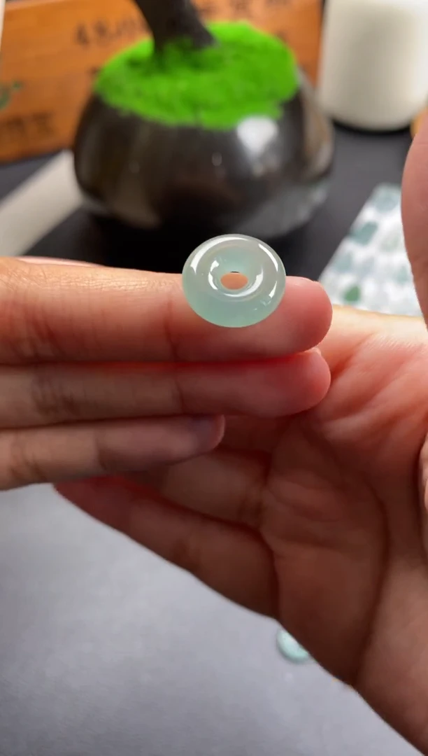 颈饰未镶嵌翡翠翡翠冰种甜甜圈