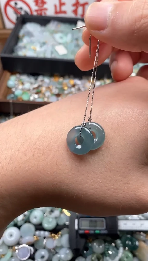 【闪购商品】翡翠颈饰未镶嵌哥哥