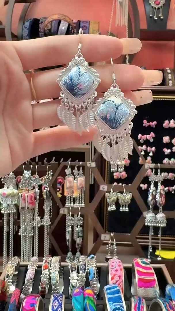 织绣 云织谣民族风精美饰品   82