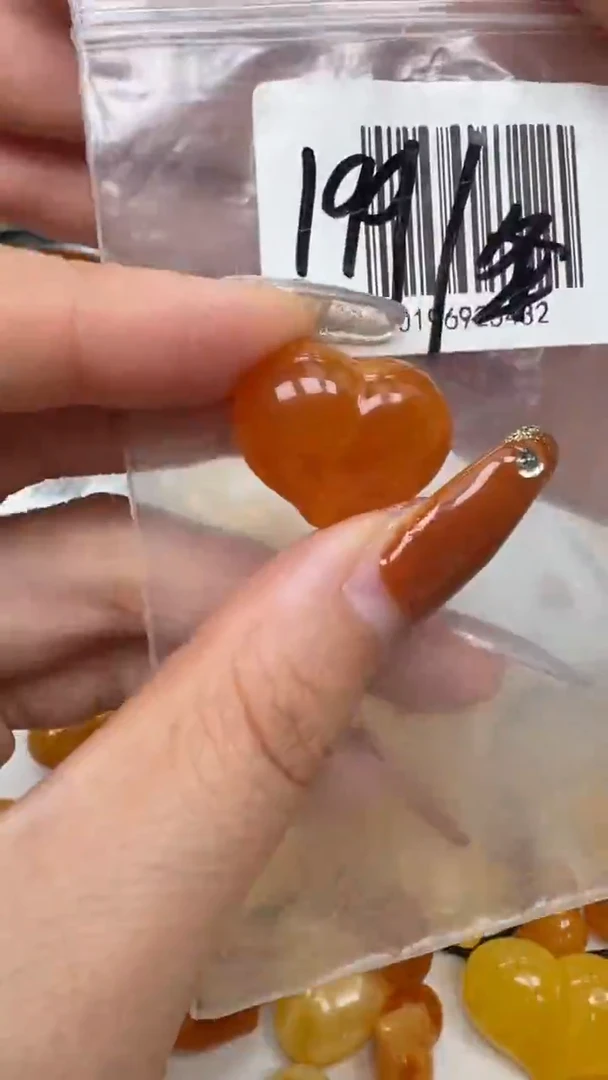 裸石琥珀未镶嵌如图