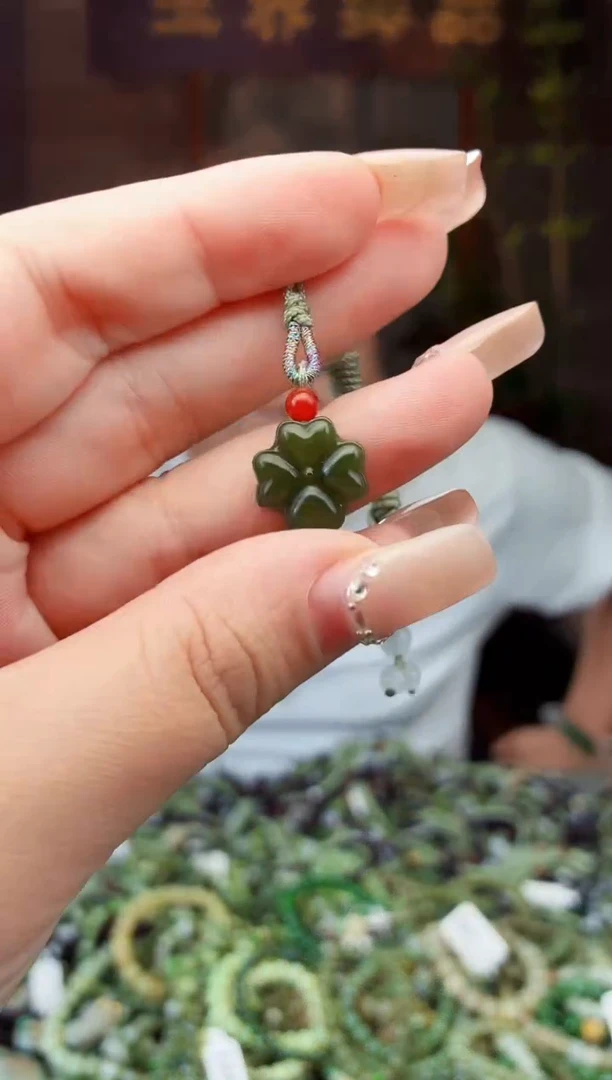 和田玉未镶嵌颈饰拍一发一