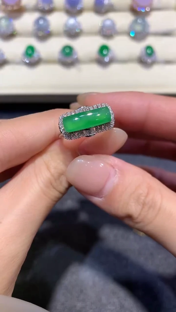 【闪购商品】翡翠戒指18K金镶嵌a169