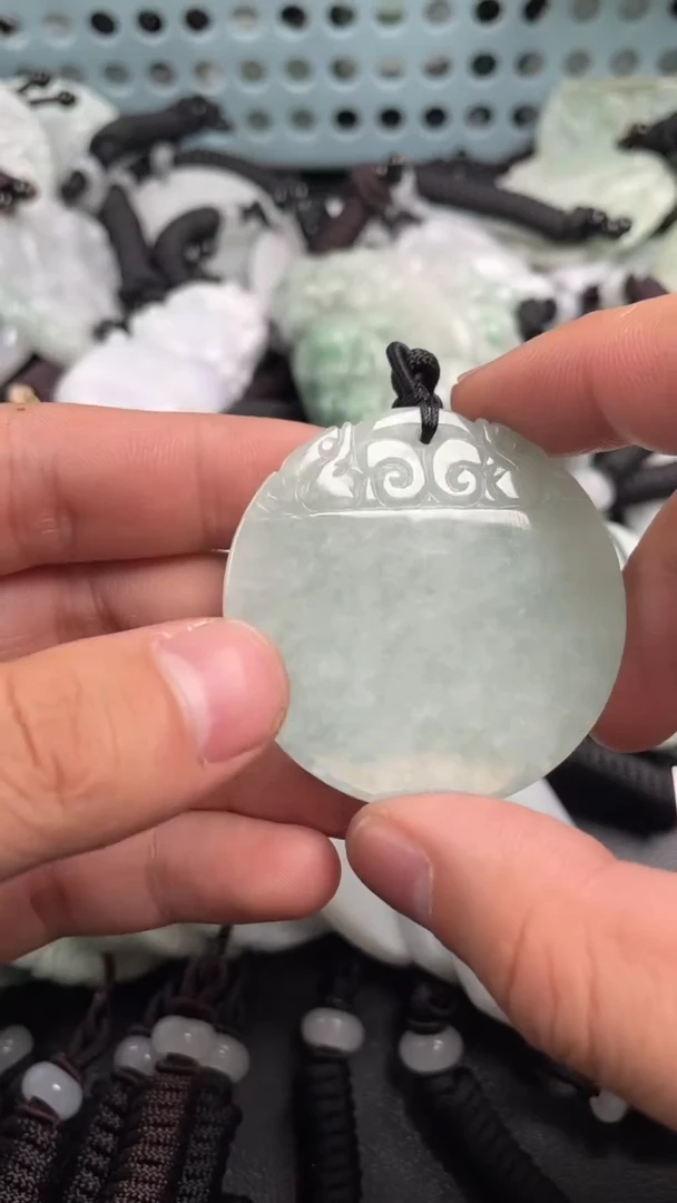翡翠未镶嵌吊坠(不含链)1