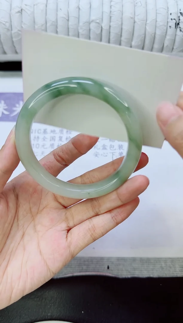 未镶嵌手镯石英质玉140/58.6