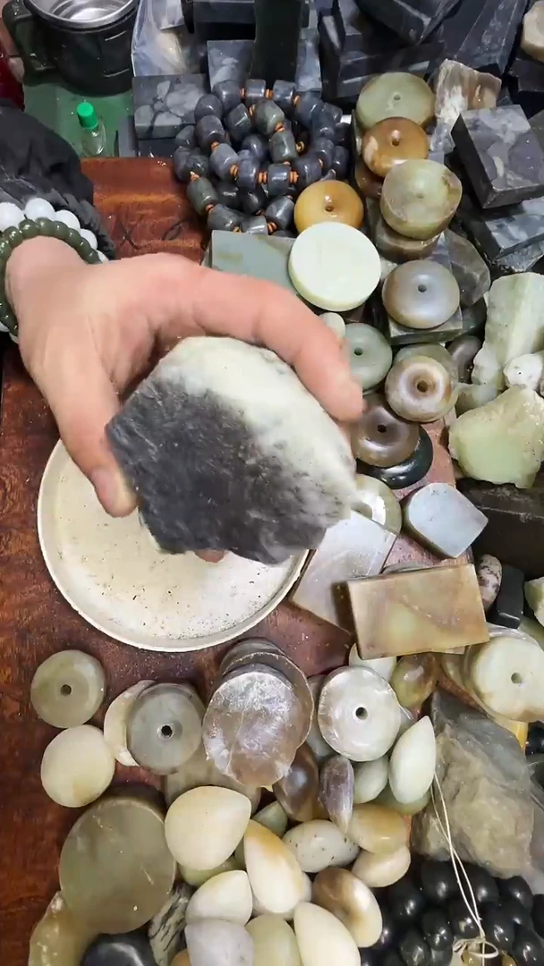 未镶嵌和田玉珠宝半成品1