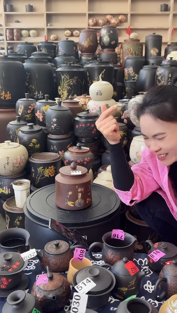 罐瑕疵茶叶罐  小蛮腰古铜色彩填   341