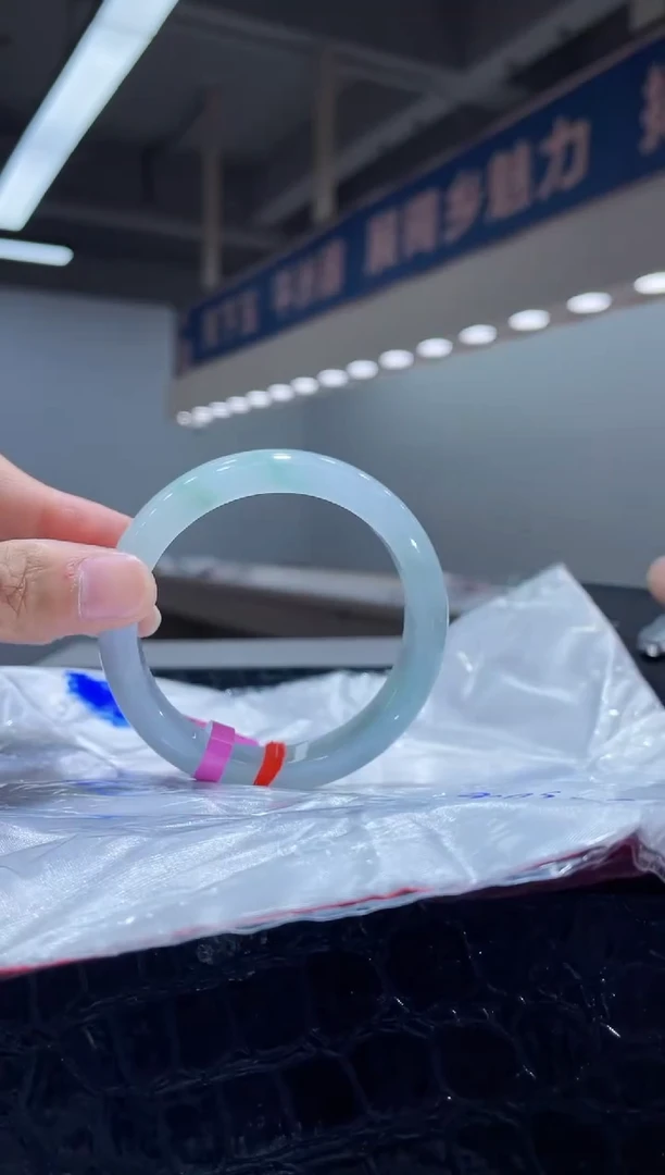 未镶嵌手镯翡翠2