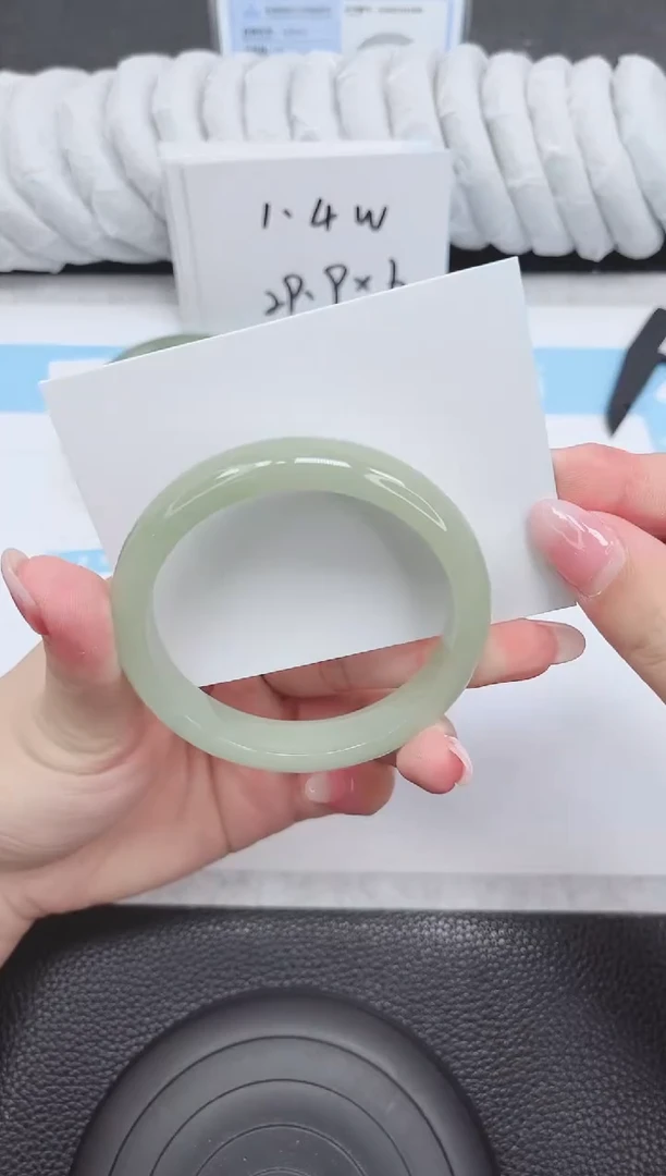 未镶嵌手镯石英质玉134-58.2