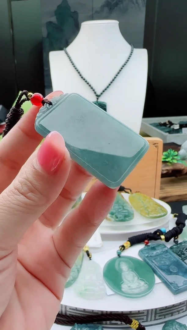 【闪购商品】翡翠颈饰未镶嵌11111111