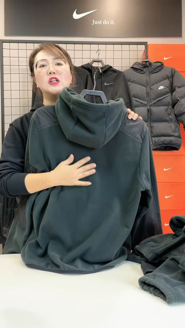 4883 黑色摇粒绒L码130-150斤 不退换