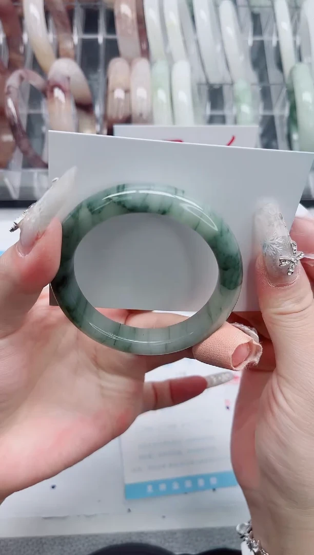 【闪购商品】石英质玉手镯未镶嵌A138-52.3