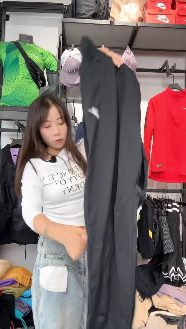 1497  编码 瑕疵款直播间过款为准 尺码 XL