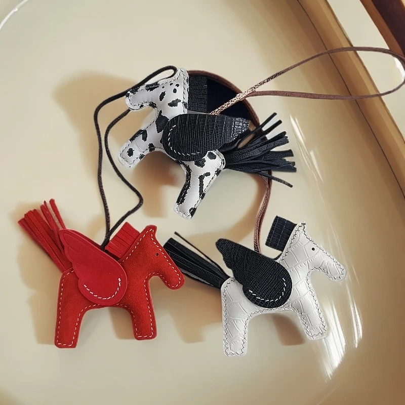 爱马家真皮小马挂饰给女包加分的小秘密精致感拉满时尚感爆棚新宠